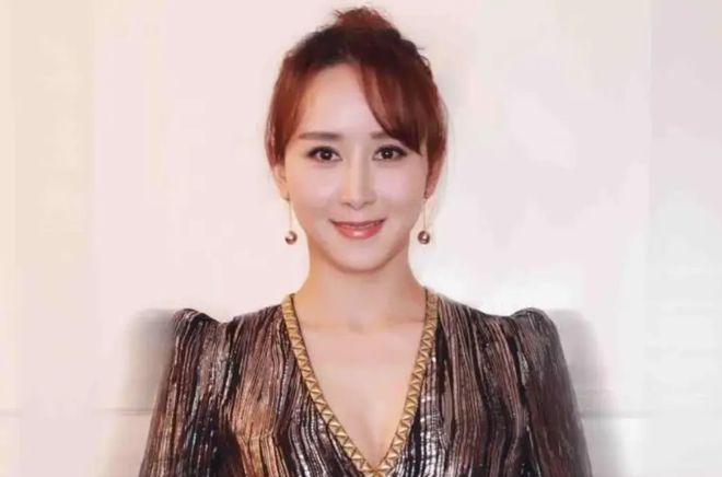 云南明星引领科技革新，最新高科技产品深度体验报告