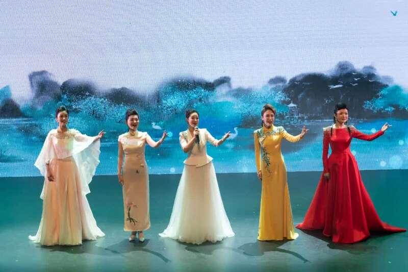 岸演员,岸演员，舞台与真实之间的角色解读