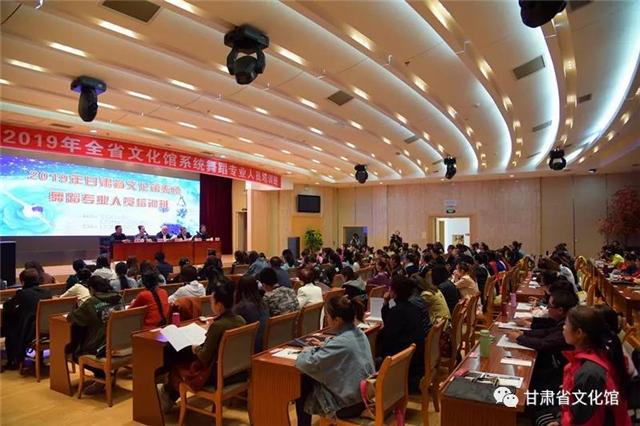 王艺潼演员引领未来生活新纪元，专属科技产品揭秘