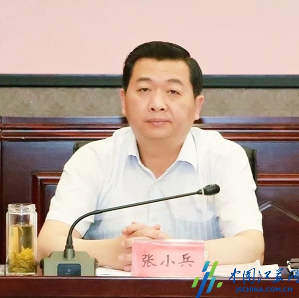 演员张小兵的趣事与友情纽带日常纪实